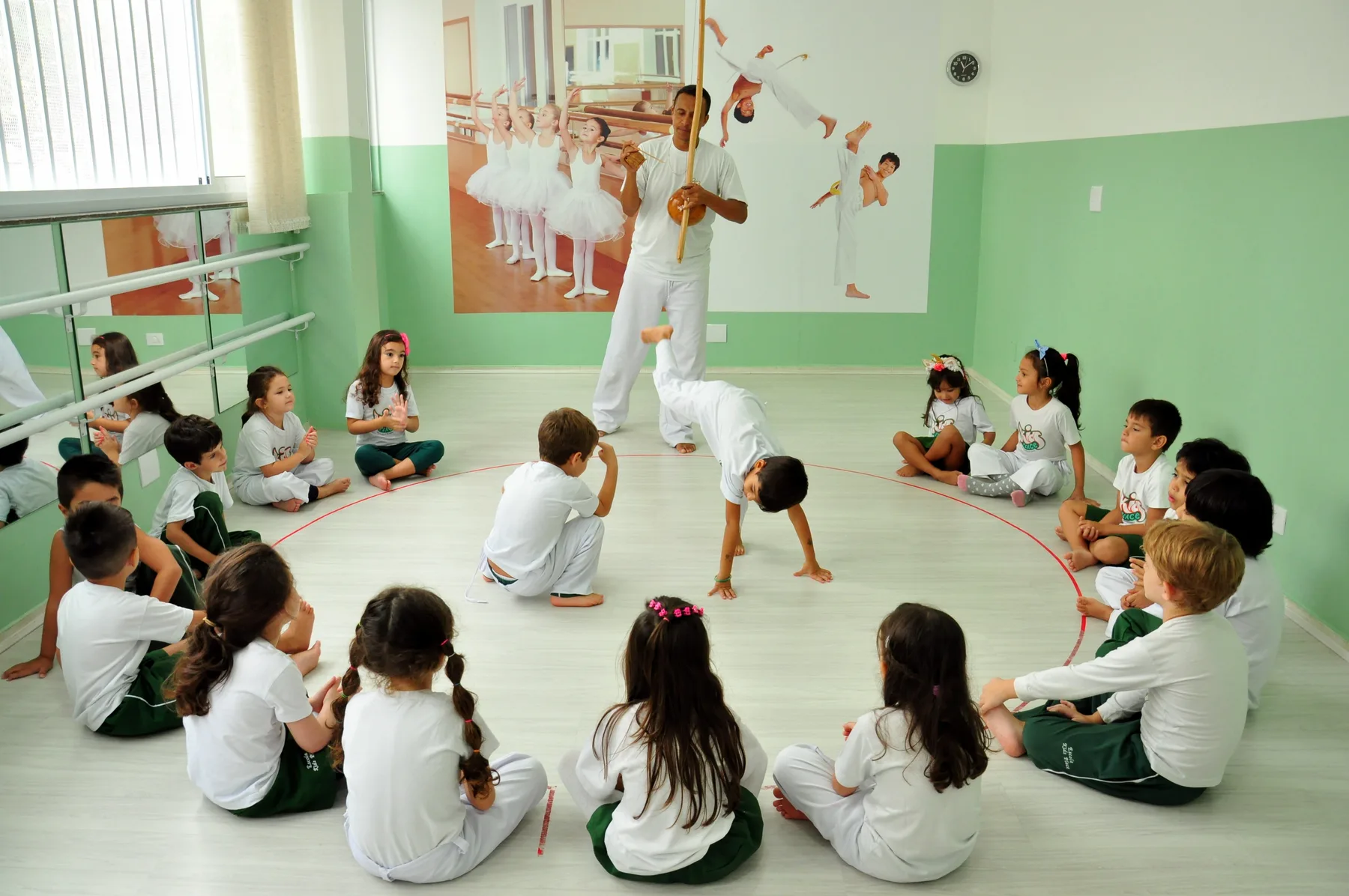 Aula de capoeira infantil